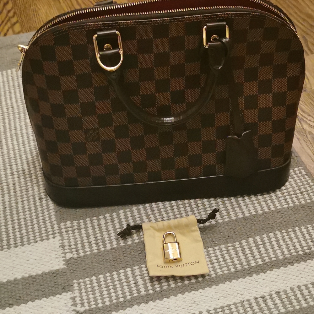 Louis Vuitton Alma pm